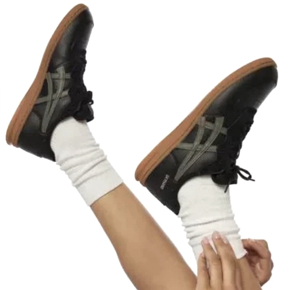 Asics Skyhand OG Sneakers Classic Low-Top Design